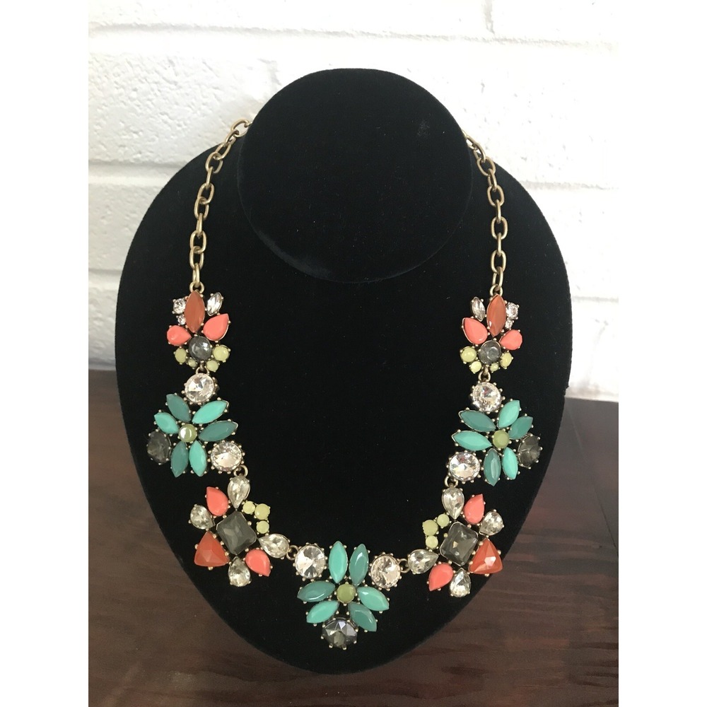 EUC STELLA & DOT Rhinestone Glass Jeweled Necklace